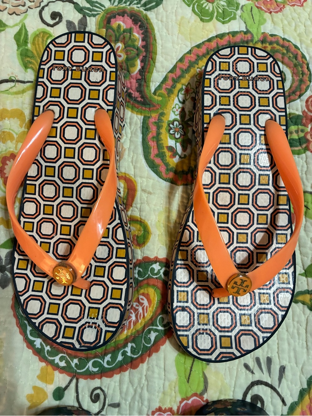 Tory Burrch Floral Logo Thong Sandals with Gold Medallion. 4 pair - Picture 3 of 4